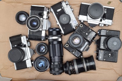 Lot 415 - A Tray of Easter Bloc SLR Cameras