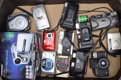Lot 419 - A Tray of Compact Cameras
