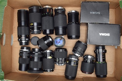 Lot 450 - A Tray of OM Mount Lenses