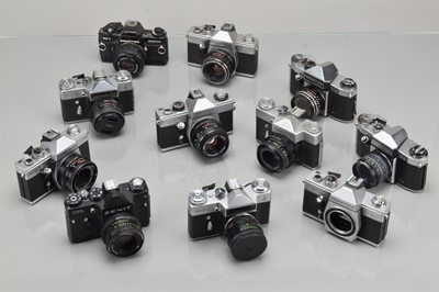 Lot 469 - A Tray of Easter Bloc SLR Cameras