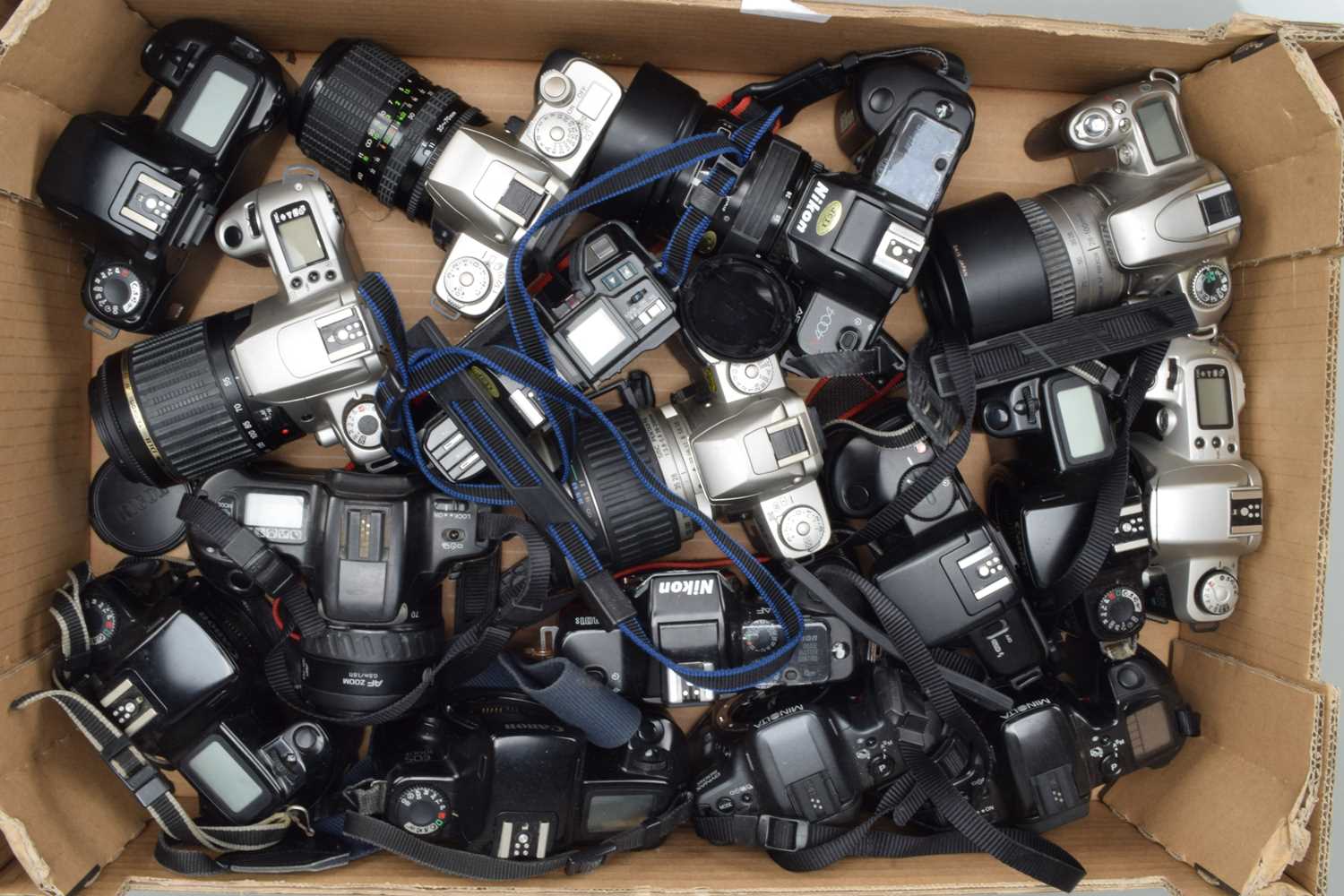 Lot 473 - A Tray of AF SLR Cameras