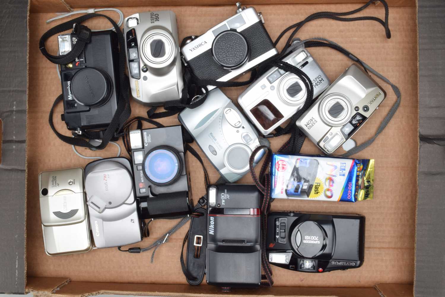 Lot 507 - A Tray of Compact Cameras