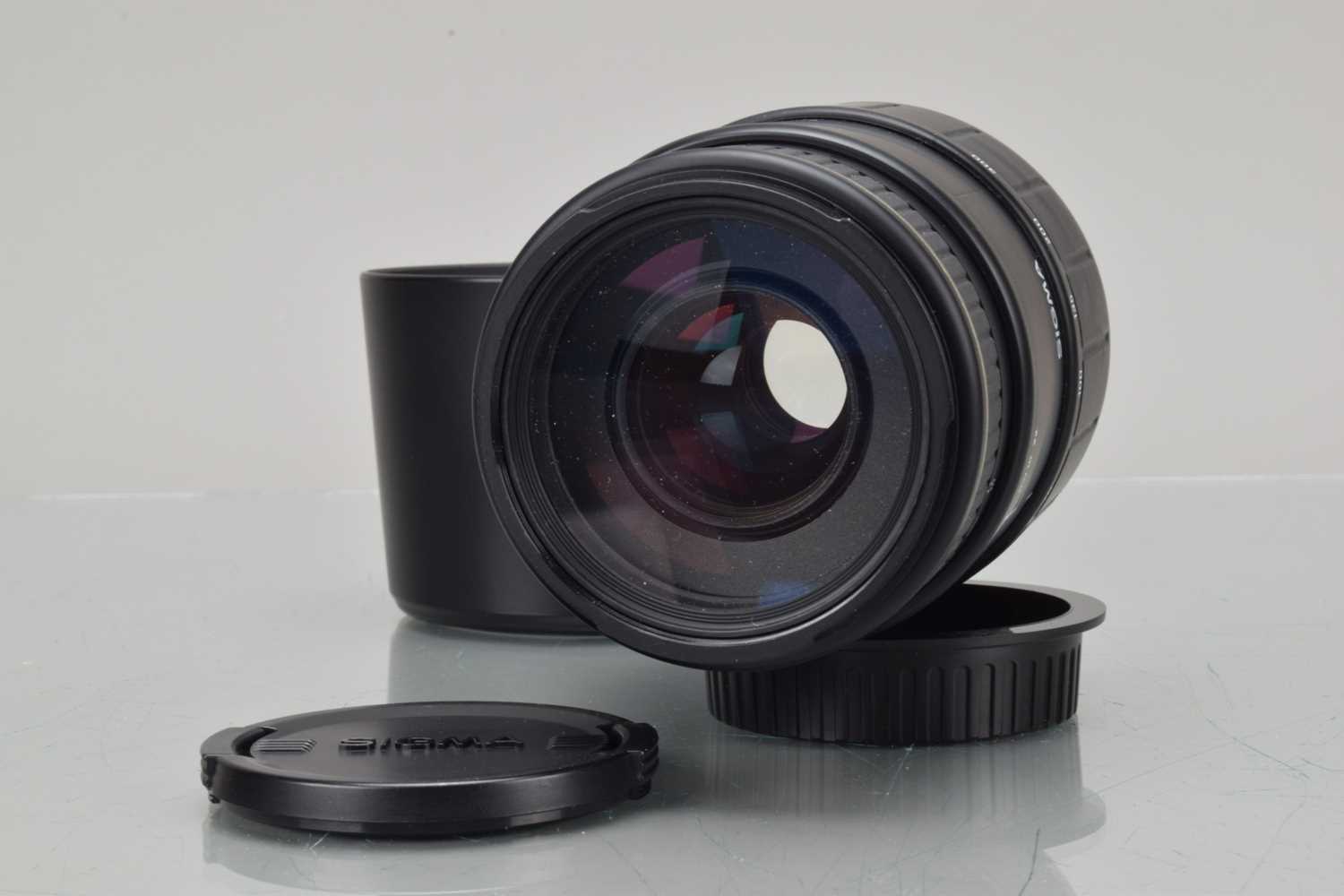 Lot 513 - A Sigma APO Macro 70-300mm f/4-5.6 Lens