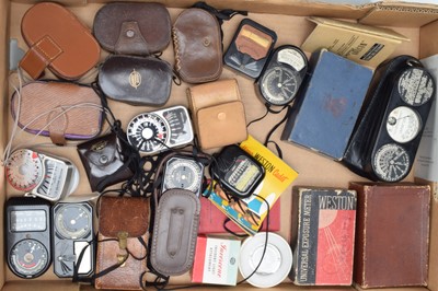 Lot 590 - A Tray of Weston Exposure Meters