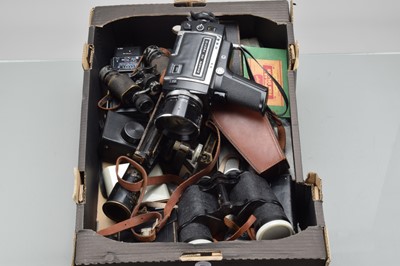 Lot 605 - A Tray of Camera Related Items