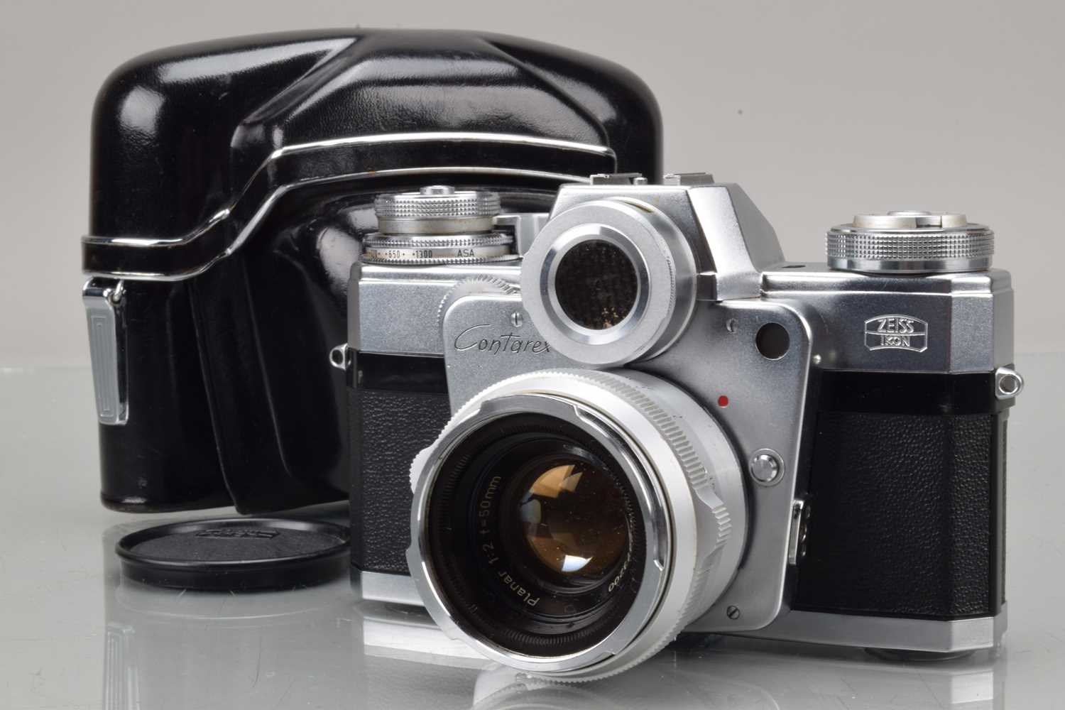 Lot 626 - A Zeiss Ikon Conarex Bulls Eye SLR Camera
