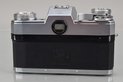 Lot 626 - A Zeiss Ikon Conarex Bulls Eye SLR Camera