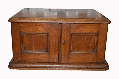 Lot 155 - A graduated three drawer collector's cabinet