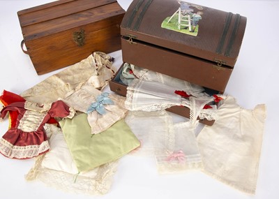 Lot 1318 - An early 20th century  domed dolls’ cabin trunk