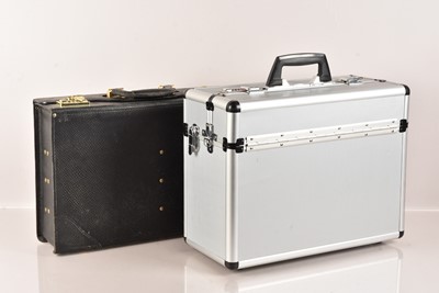 Lot 367 - A Modern Jeppesen metal Flight Case
