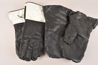 Lot 423 - A pair of Waddingtons Motorcycle gloves