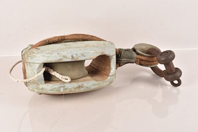 Lot 509 - A Vintage Ship's Pulley