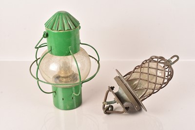 Lot 528 - A vintage Ships Lamp