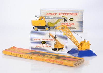 Lot 24 - Dinky Supertoys 971 Coles Mobile Crane