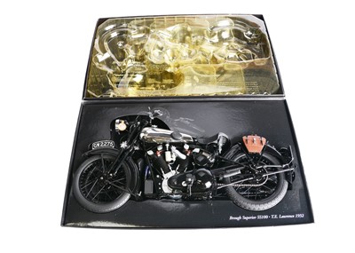 Lot 146 - A Minichamps 1:6 Scale Classic Bike Series Brough Superior SS100 T.E Lawrence 1932