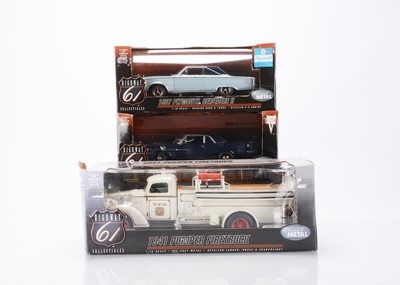 Lot 167 - Highway 61 Collectibles 1:16 & 1:18 Scale Models