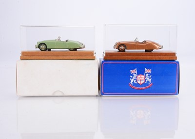 Lot 214 - RAE Models 1:43 Scale White Metal Jaguar Models
