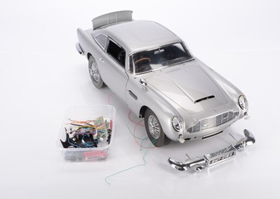 Lot 273 - Eaglemoss 1:8 Scale James Bond 007 Aston Martin DB5 Partworks Kit Built Model
