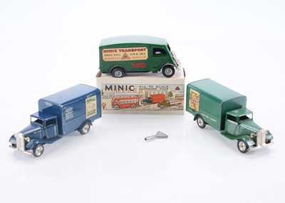 Lot 337 - Tri-ang Minic clockwork tin unboxed Railway Vans and boxed Short Bonnet Shutter Van (3)