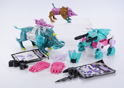 Lot 357 - Vintage Hasbro G1 Transformers Action Figures
