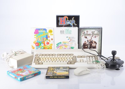 Lot 427 - Commodore Amiga A1200 Home Computer & Games