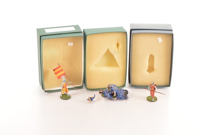 Lot 582 - Alymer boxed BANNERS FORWARD knights (3)