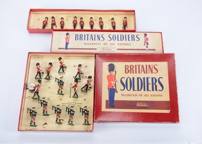 Lot 599 - Britains post WW2 Irish Guards sets comprising 2096 Pipes and Drums of the Irish Guards with additional side drummer