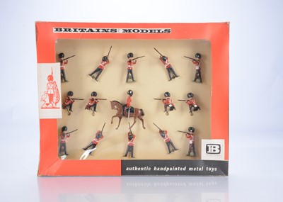 Lot 603 - Britains post WW2 15pce set 9321 Grenadier Guards Assorted Positions