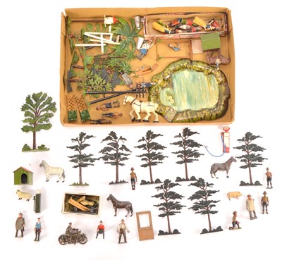 Lot 670 - Britains loose garden and farm items comprising Elm Tree (3)
