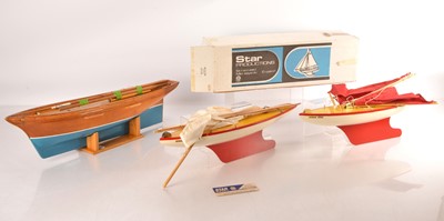 Lot 698 - Pair of larger Star Pond Yachts SY 7 'Ocean Star' and an unbranded Pond Yacht (3)