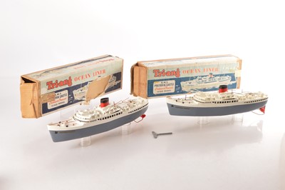 Lot 699 - Pair of boxed Tri-ang RMS 'Pretoria Castle ' Clockwork Liners