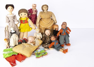 Lot 1424 - Various dolls