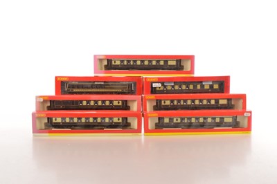 Lot 57 - Six Hornby boxed 00 Gauge Pullman Cars and Devon Belle Pullman Observation Car (7)