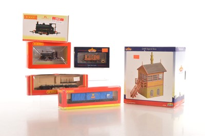 Lot 58 - Hornby boxed 00 Gauge Peckett Tank Engine and Rolling Stock and Bachmann Scenecraft Signal Box and wagon (5)