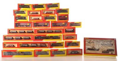 Lot 71 - Hornby 00 Gauge Shell Tank wagons Car Transporters PO Wagons Breakdown Crane and other rolling stock (31)