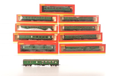 Lot 86 - Hornby China OO Gauge BR Southern  Coaching Stock (10)