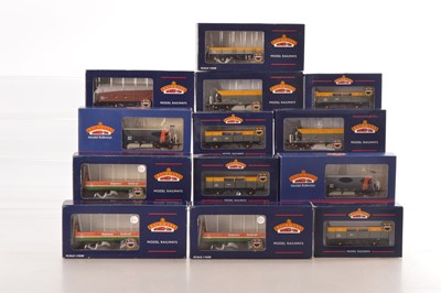 Lot 136 - Bachmann 00 Gauge boxed grey and yellow Departmental wagons and YGH Seacows and OBA Plasmor Open wagons (13)