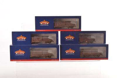 Lot 137 - Five Bachmann 00 Gauge boxed 37-628A EWS weathered  BRA Steel Strip Carrier wagons (5)