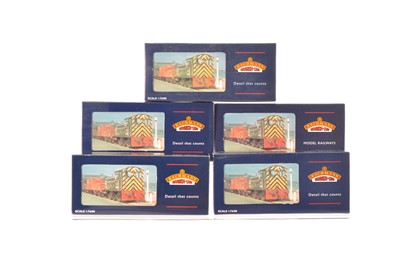 Lot 160 - Bachmann OO Gauge Diesel Class 04  Shunting Locomotives (5)