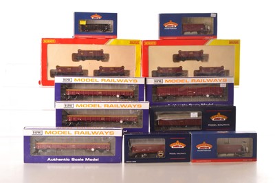 Lot 190 - Hornby Bachmann and Dapol 00 Gauge boxed EWS Rolling Stock (10 boxes 14 wagons) 