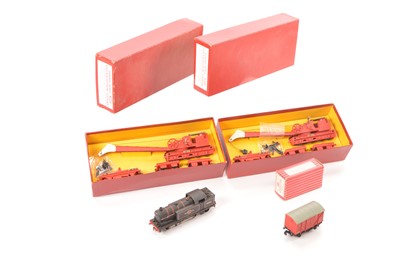 Lot 250 - Hornby-Dublo 00 Gauge 2-Rail made up Breakdown Train 4)