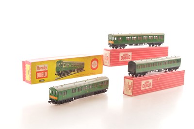 Lot 256 - Hornby-Dublo 00 Gauge 2-Rail BR green EMU Electrical Multiple Unit 3-Car set (3)