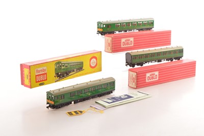 Lot 258 - Hornby-Dublo 00 Gauge 2-Rail BR green EMU Electrical Multiple Unit 3-Car set (3)
