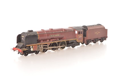 Lot 268 - Hornby-Dublo 00 Gauge 3-Rail 3226 BR maroon 46247 'City of Liverpool' Locomotive and tender