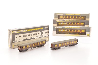 Lot 275 - Wrenn 00 Gauge BR chocolate and cream 5-Car Brighton Belle EMU 5-Car Set (4)