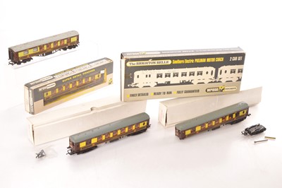 Lot 285 - Wrenn 00 Gauge Brighton Belle 2-Car Set and two additional Pullman Coaches (3)