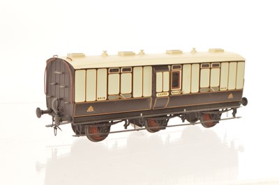 Lot 356 - OO Gauge Ratio Lawrence Scale Models kitbuilt LNWR 6-wheel 8013 Full Brake Coach