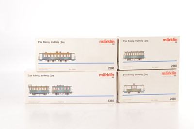 Lot 376 - Marklin HO Gauge 4398 and 2880 (3 parts) King Ludwig blue and gold Railway Coaches (5 carriages in four boxes)