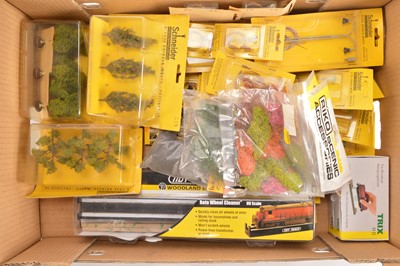 Lot 406 - Schneider HO Gauge Model Lamps and other Accessories and Trix Track Cleaner and Woodland Scenic wheel Cleaner and Busch and Riko scenic items (39)
