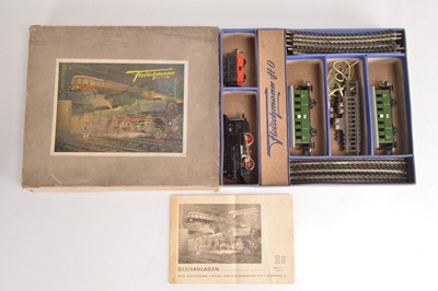 Lot 407 - Fleischmann HO Gauge early post-war boxed Passenger Train Set